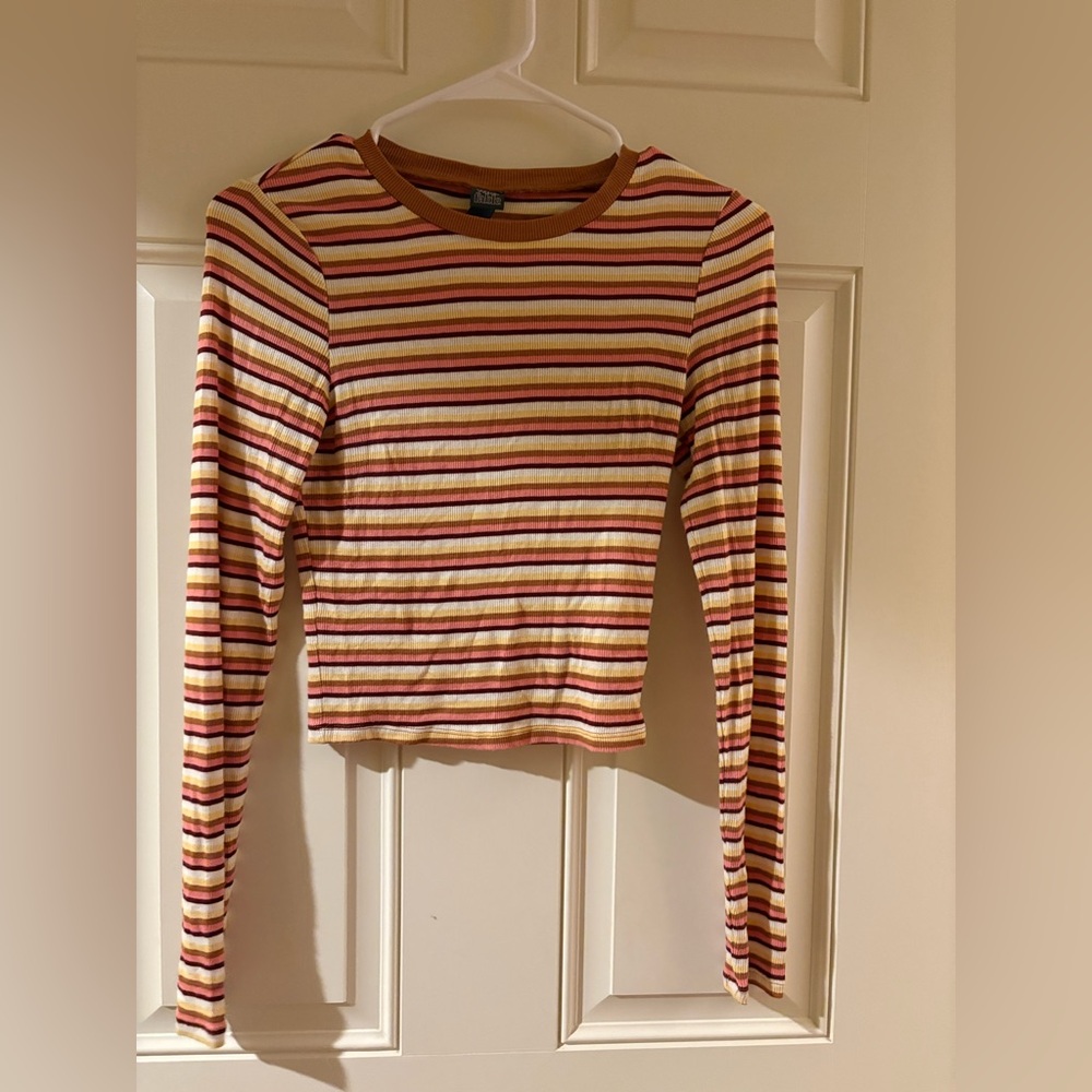Stripped long sleeved top